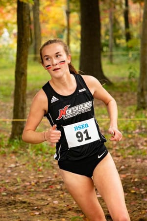 Sabrina aux championnats régionaux de cross-country collégial, à Blainville en 2018. (Photo : Marc Quévillon)