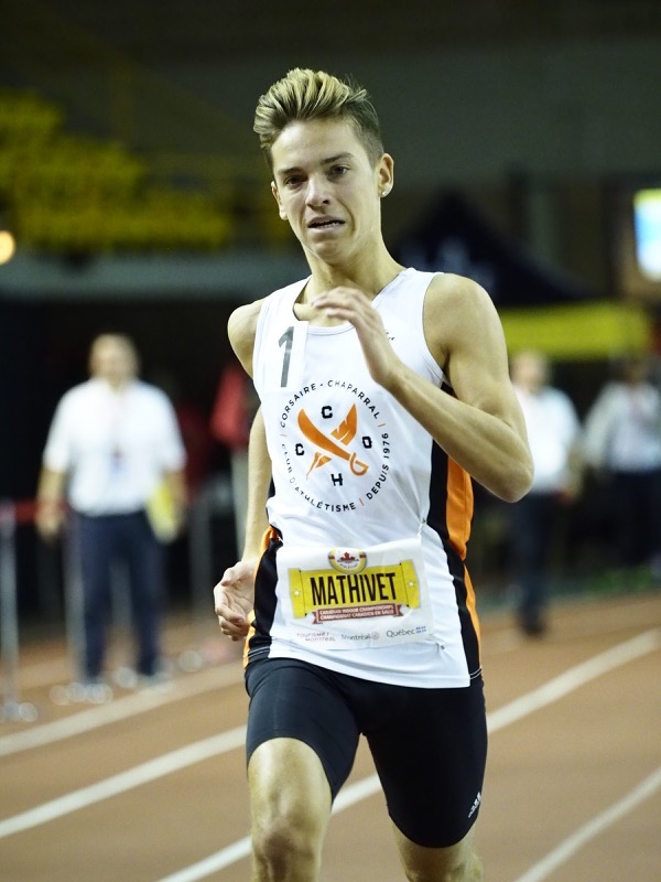 Louis Mathivet en action lors du 400 mètres masculin U18. (Photo : Louis-Olivier Brassard)